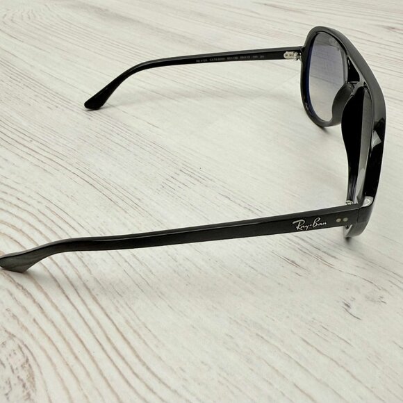 Ray-Ban Cats 5000 Classic Sunglasses – Model RB4125 – Black / Light Grey Gradien - Picture 5 of 7